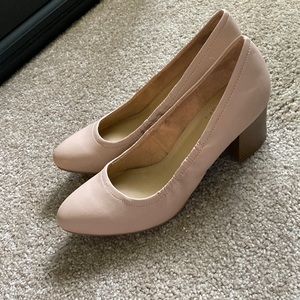 Naturalizer nude block heel pump - size 7.5